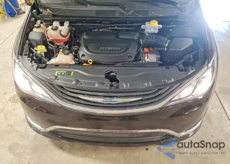 2018 Chrysler Pacifica Hybrid Touring Plus z USA, uszkodzony, nr VIN 2C4RC1H76JR236715